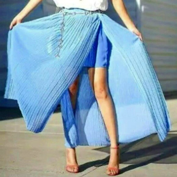 ๐GORGEOUS๐ Pleated Maxi Skirt with Side Slits in Periwinkle Blue - Picture 2 of 15